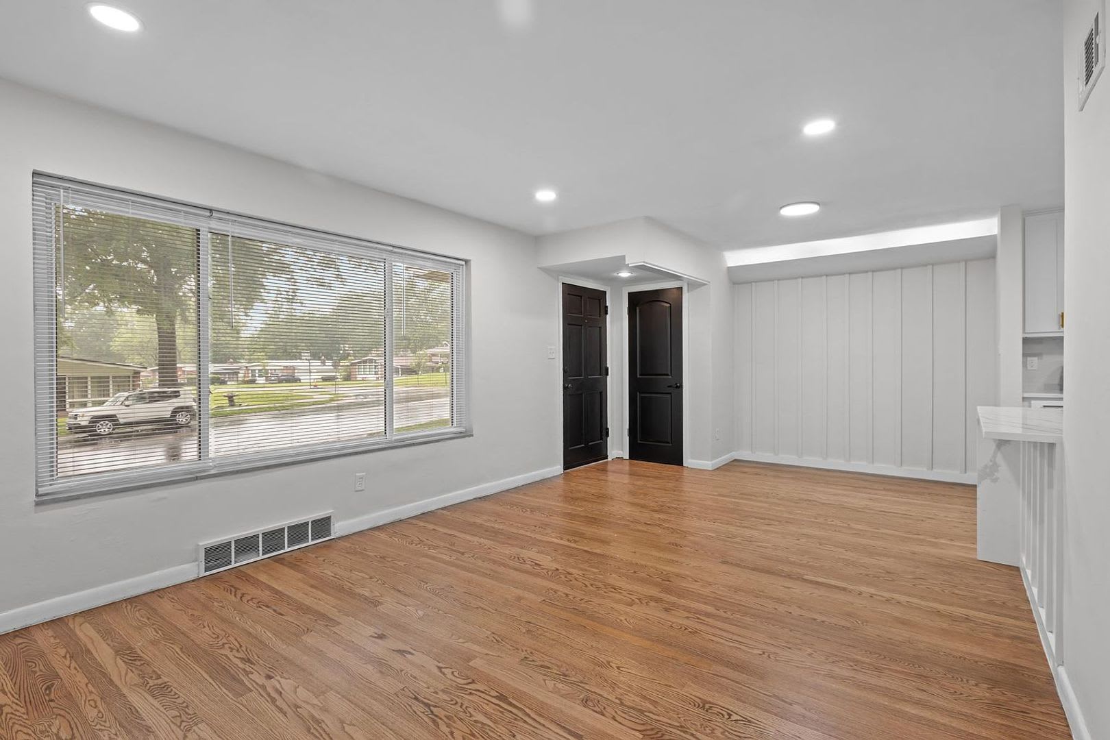 Updated University City Gem – 3 Bedrooms, 2 Bathrooms – photo 4
