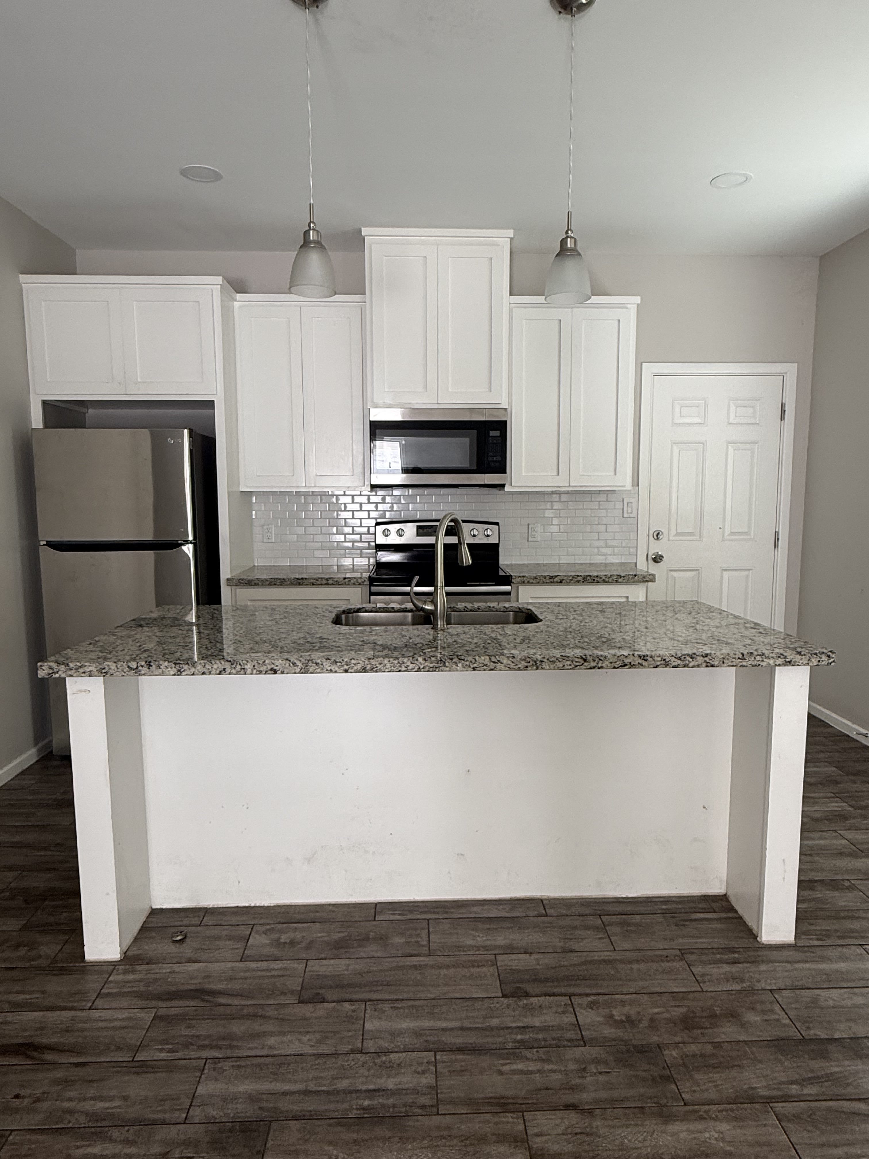 5800 Sandpiper Ave – photo 3