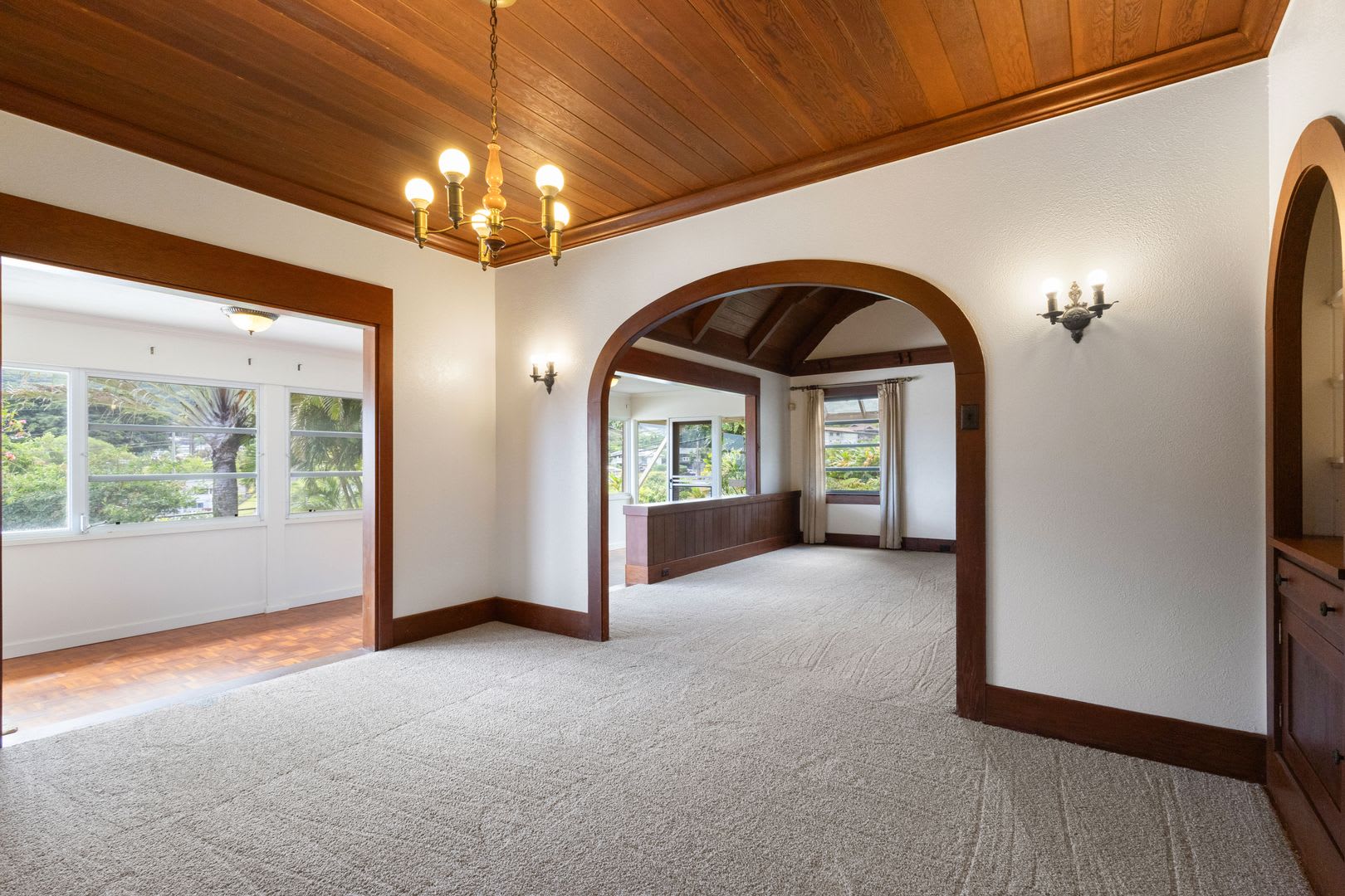 Charming Home in Manoa – Spacious & Peaceful Living – photo 2