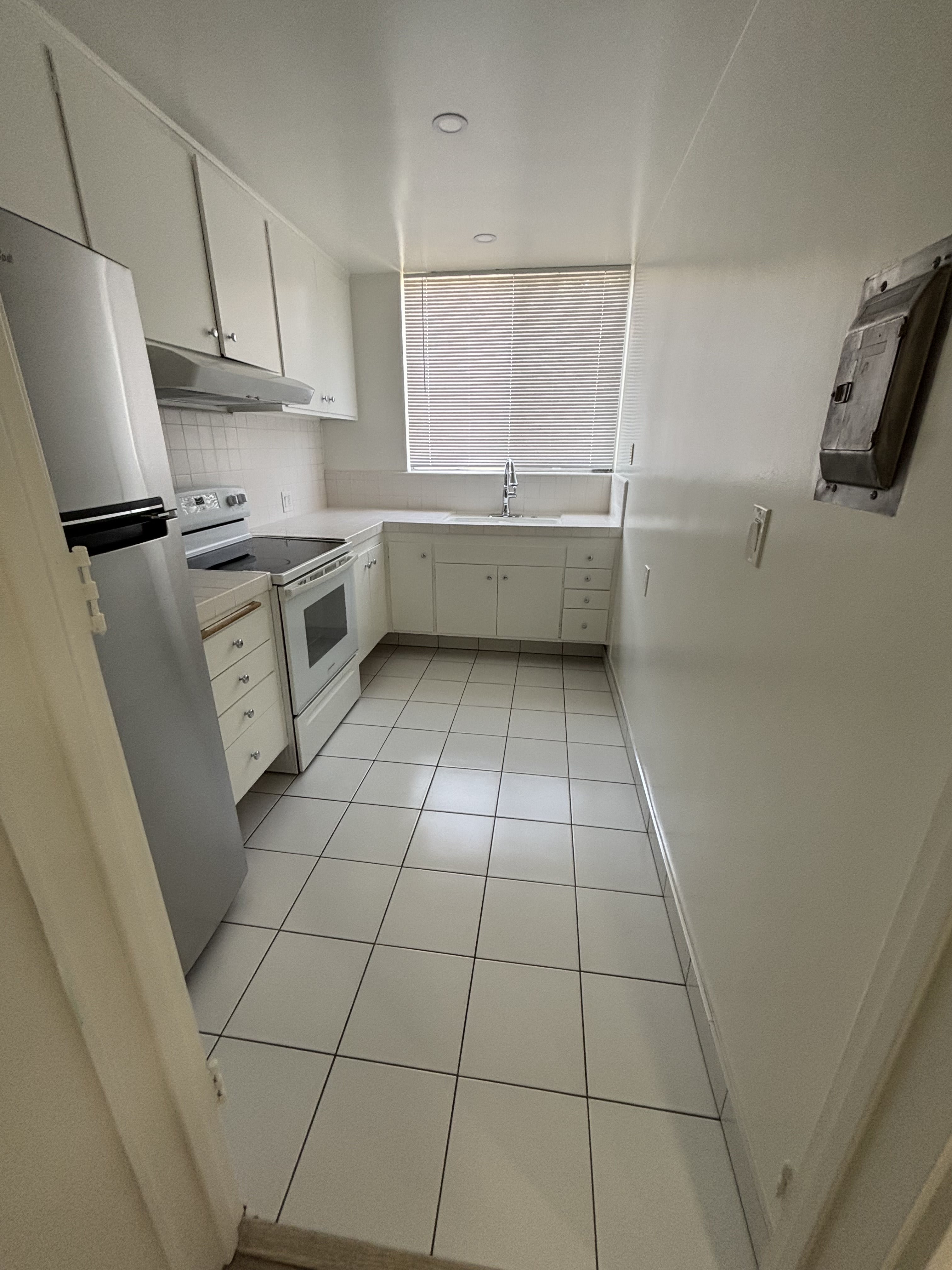 533 S Hudson Ave – photo 5