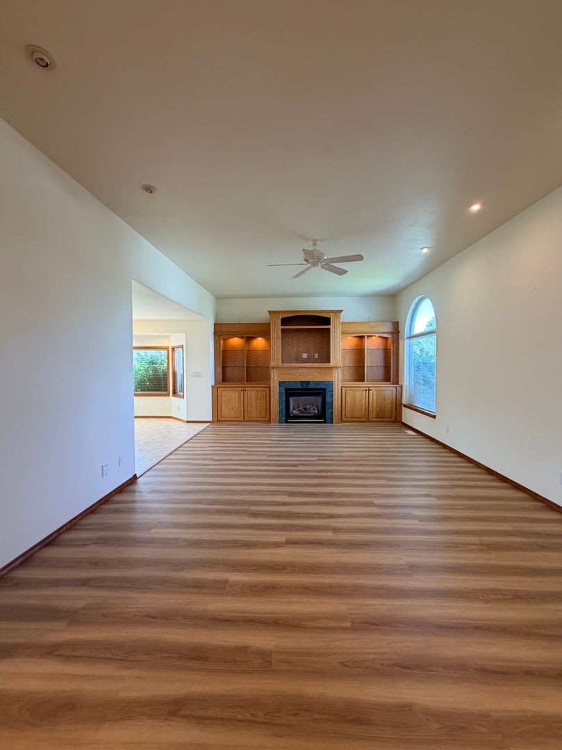 Golf Course Living! 3 bed + office, 3 Car Garage! – photo 5
