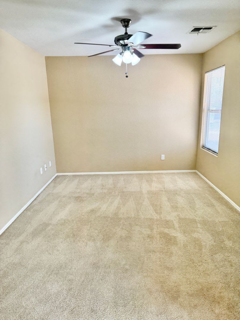 Nice 3 Bedroom + Den/Office Single Level Home! – photo 4