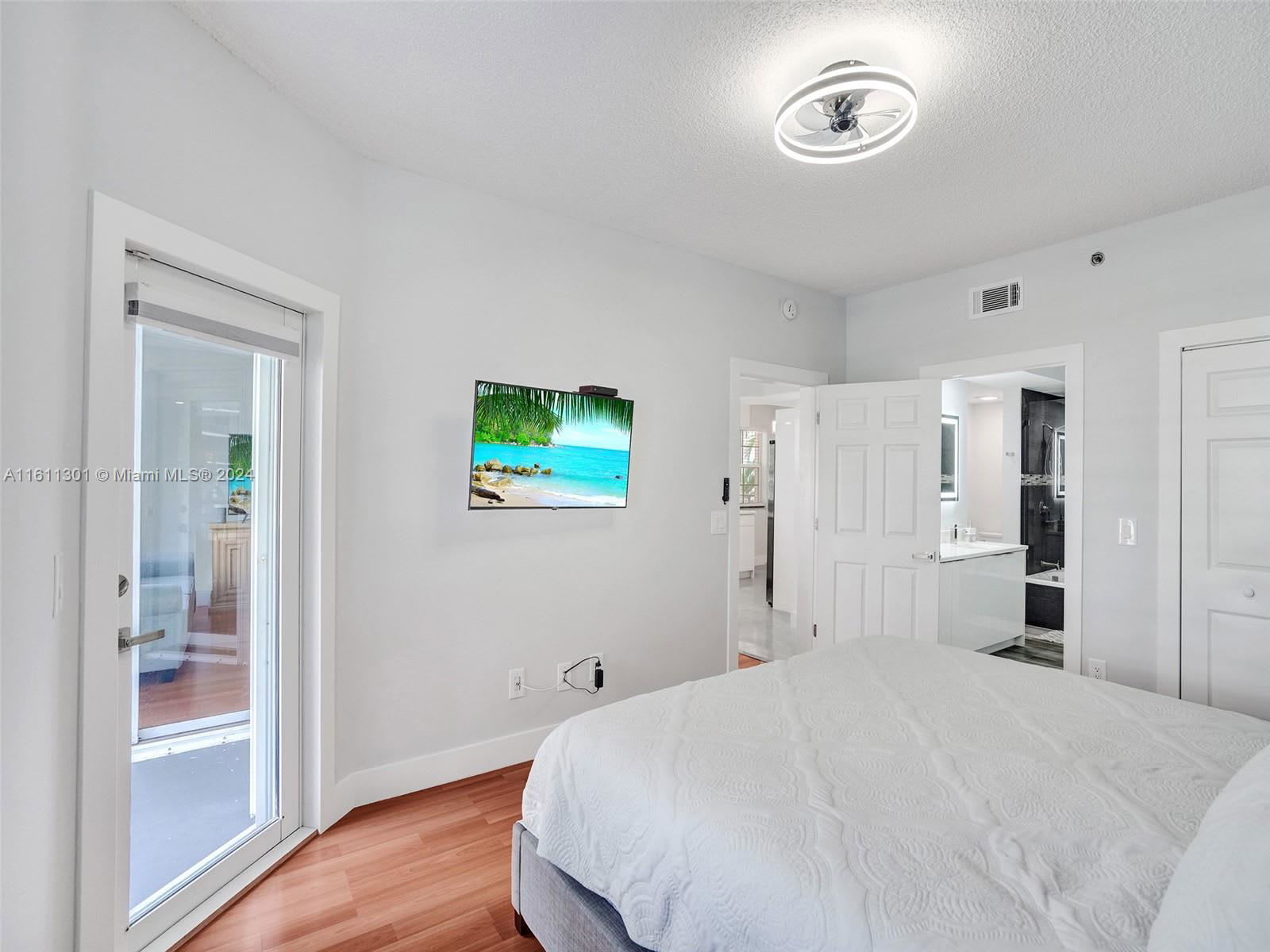 3245 Northeast 184th Street – photo 5