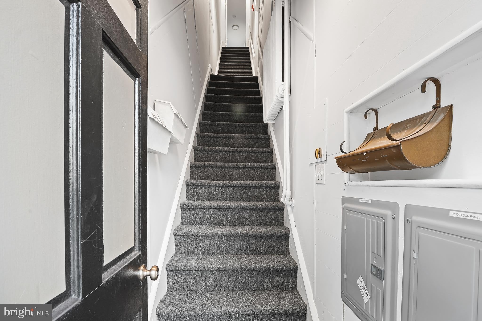 221 B Kings Hwy E – photo 3
