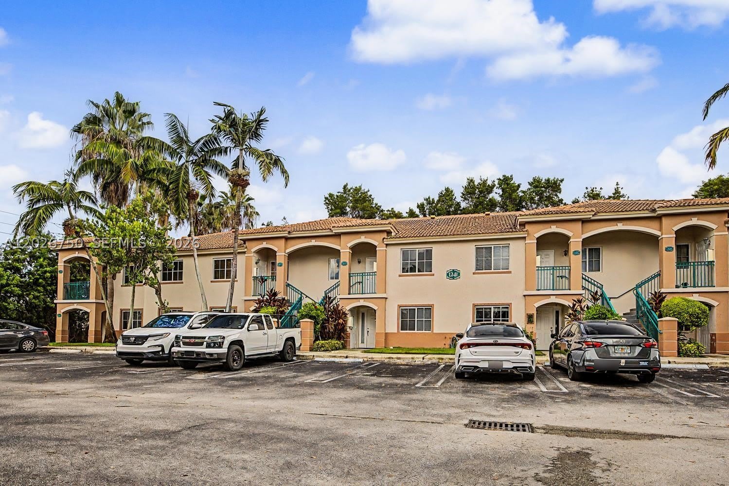 1241 SE 29th St – photo 2