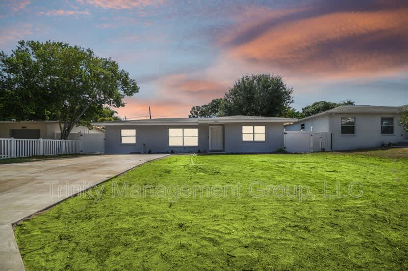 1051 Dogwood Drive – photo 2