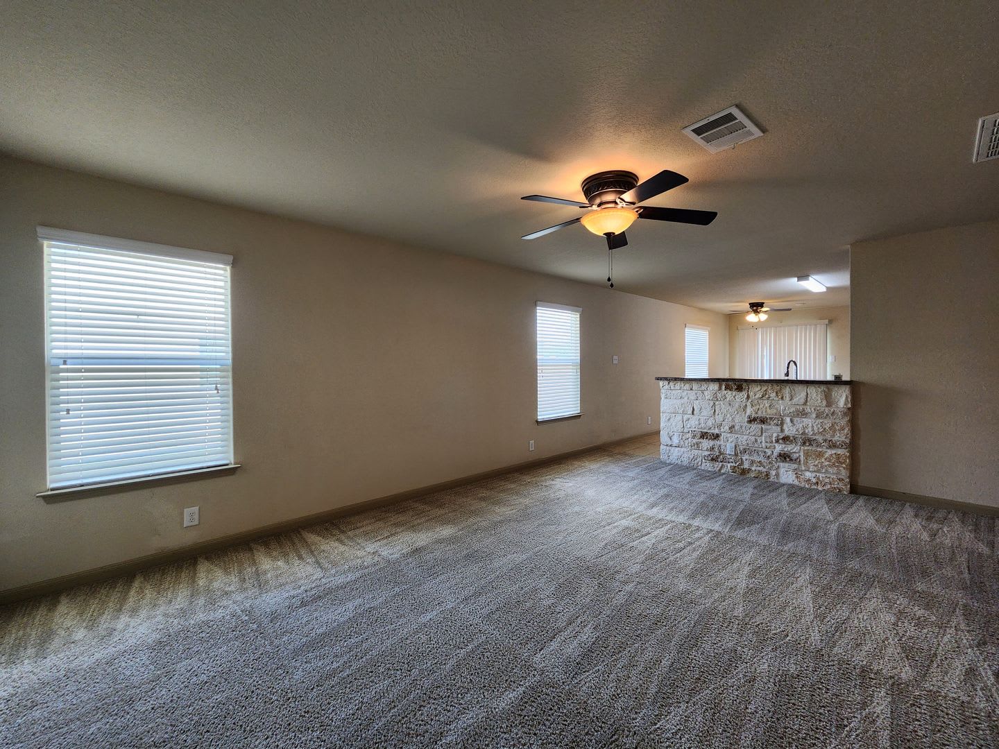 3 Bedroom In Avery Park Fridge Washer Dryer Included Covered Patio Fenced In Yard Cisd – photo 4