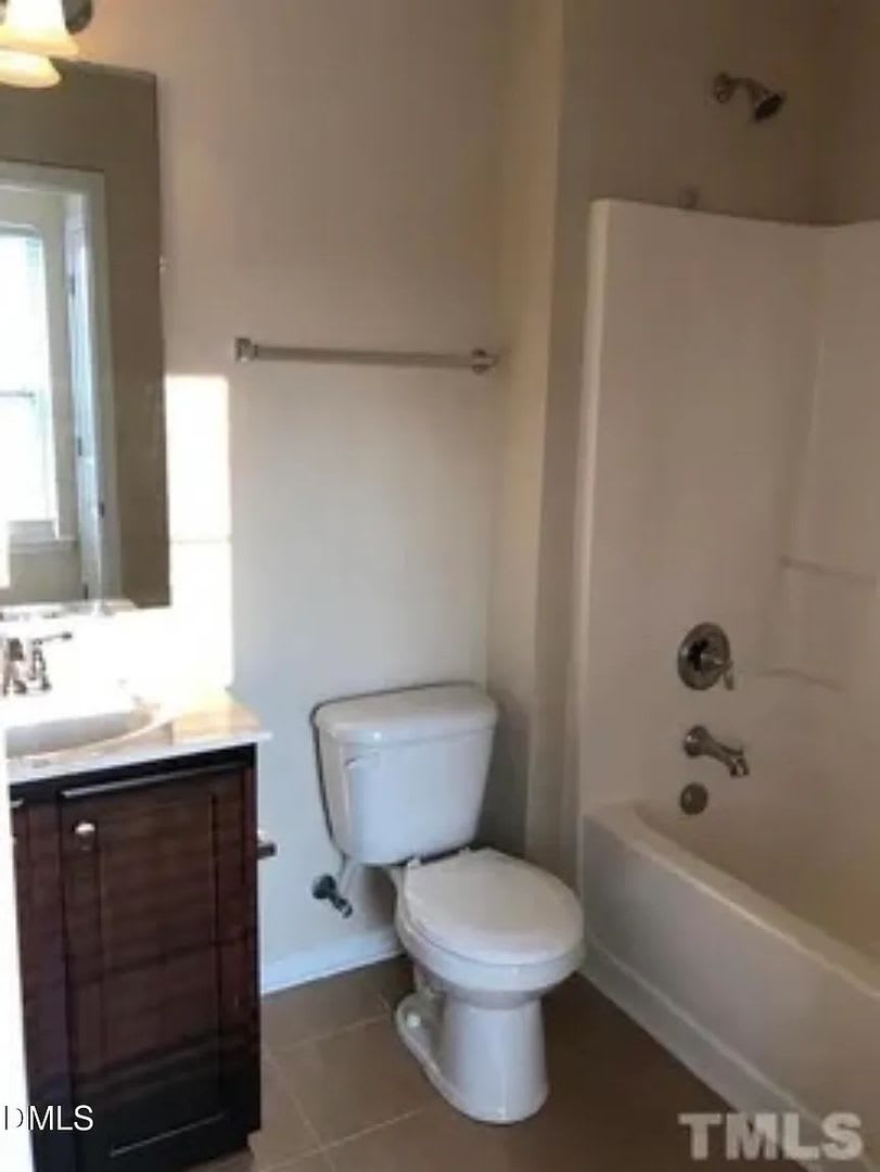Room in 5 Bedroom Home at Brintons Cottage St – photo 2