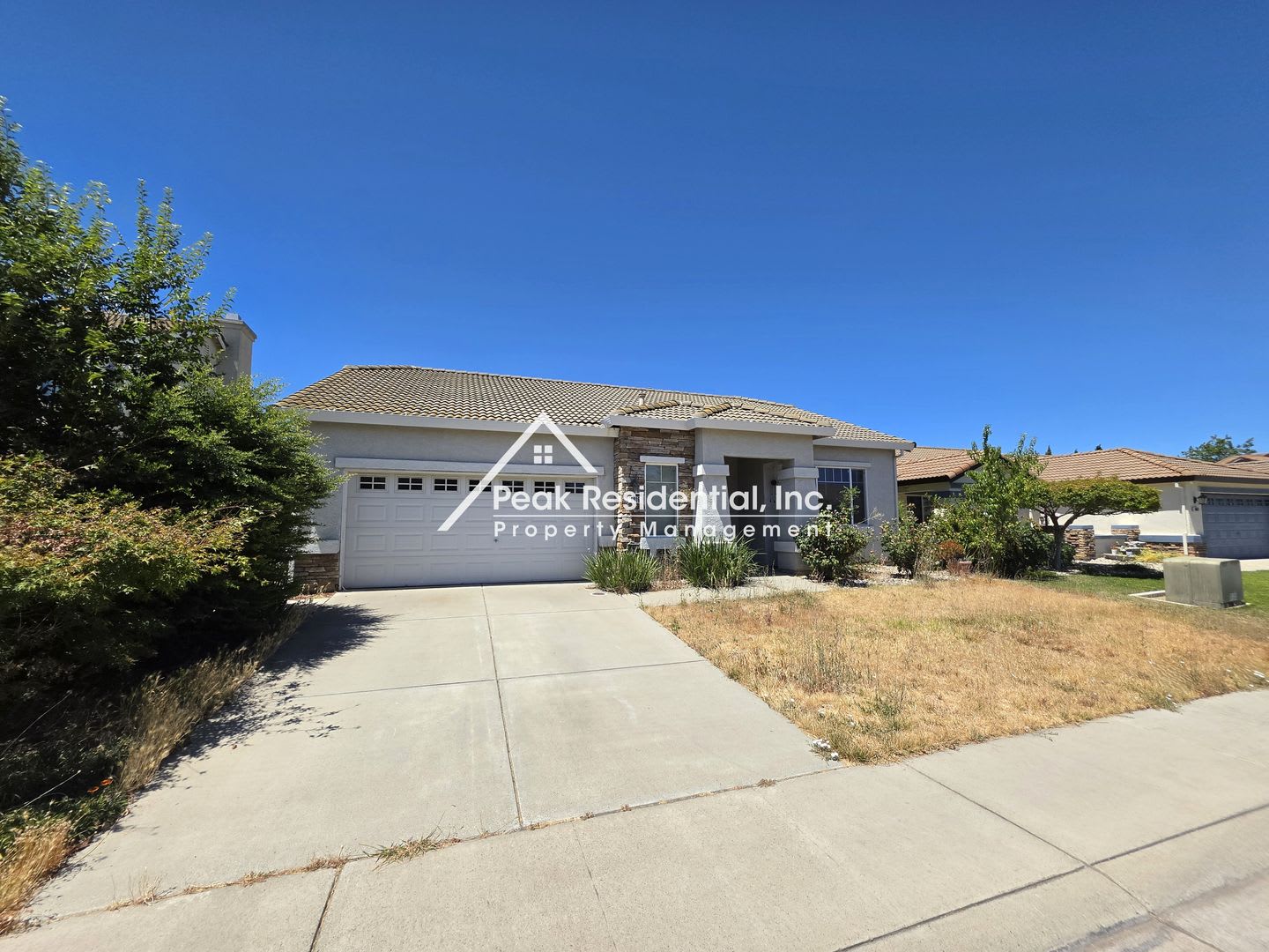 Wonderful 3bd/2ba Elk Grove Home with 2 Car Garage – photo 1