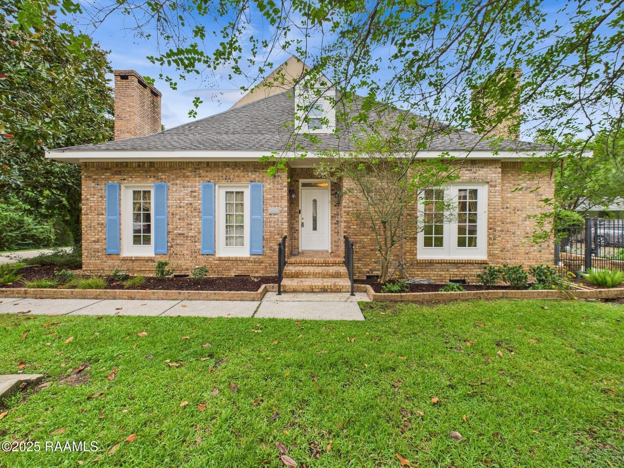 523 Esplanade Drive – photo 2
