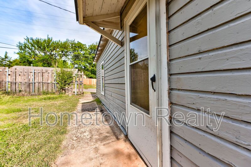 1801 E Madison Street – photo 4