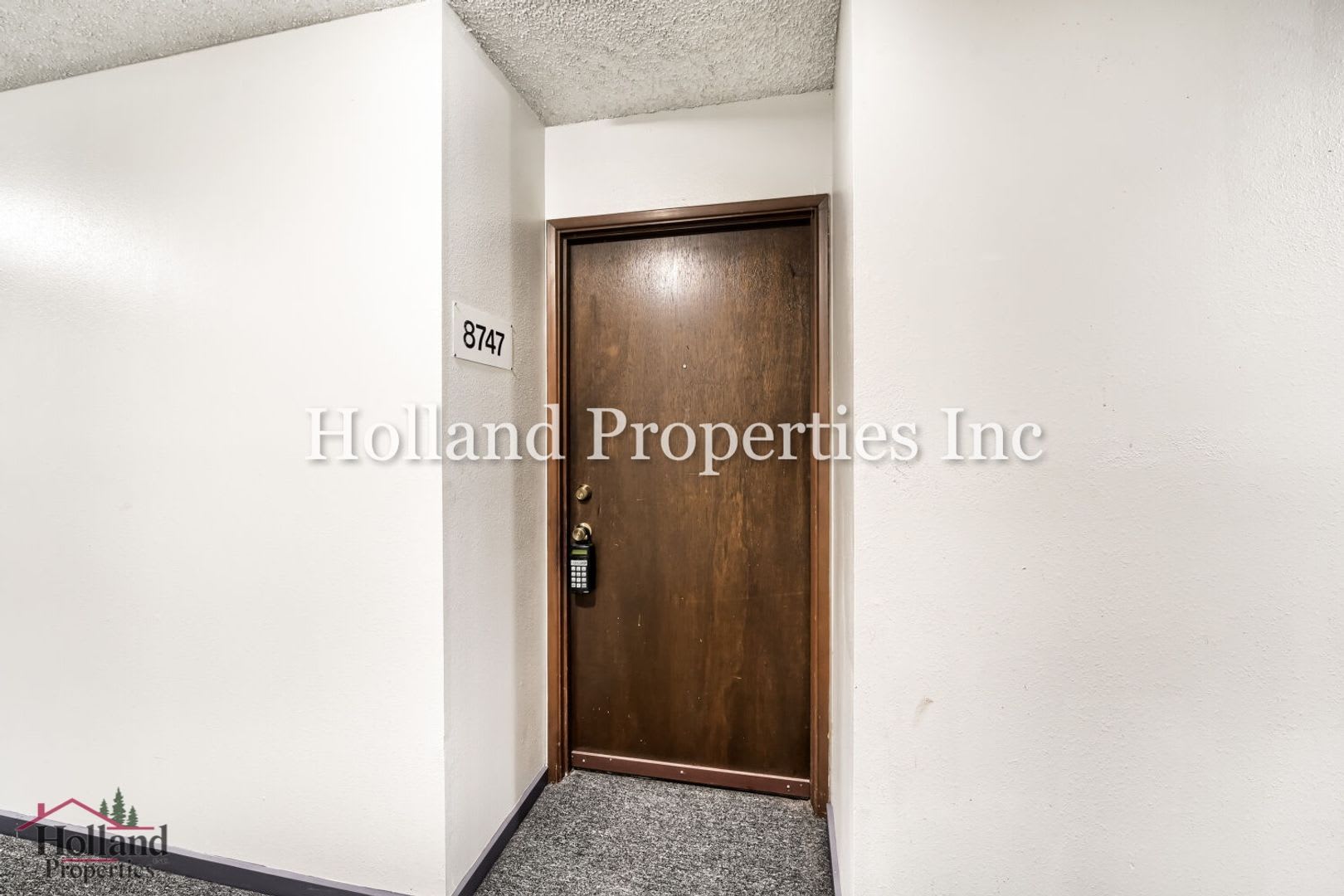 Charming 1-Bedroom Condo, close to shopping! – photo 3