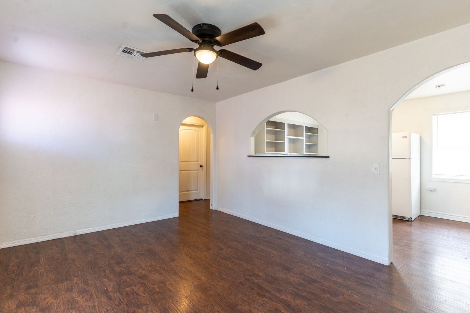 Check out this 2 bedroom home! – photo 4