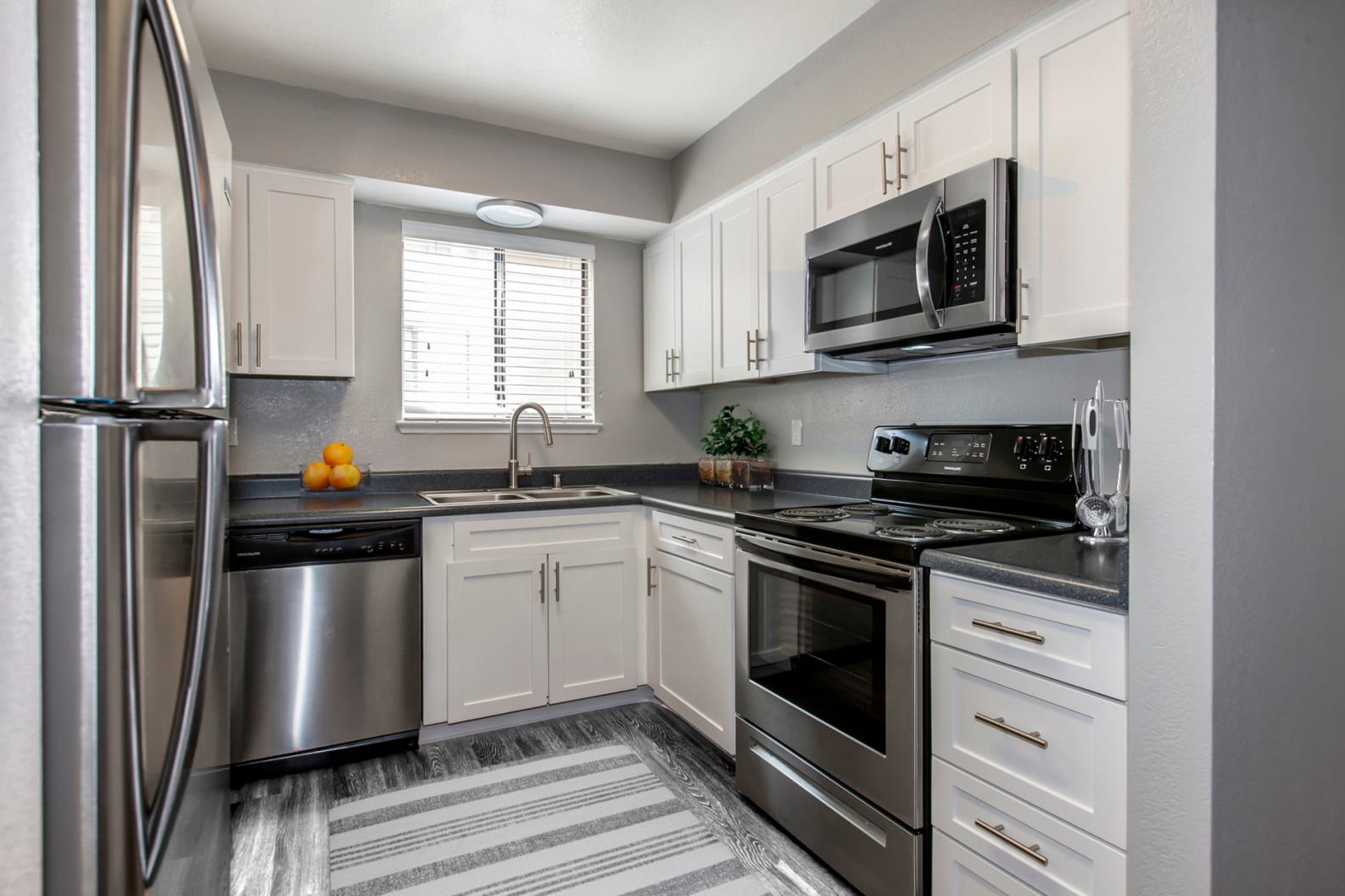 Bennington Apartments – photo 3