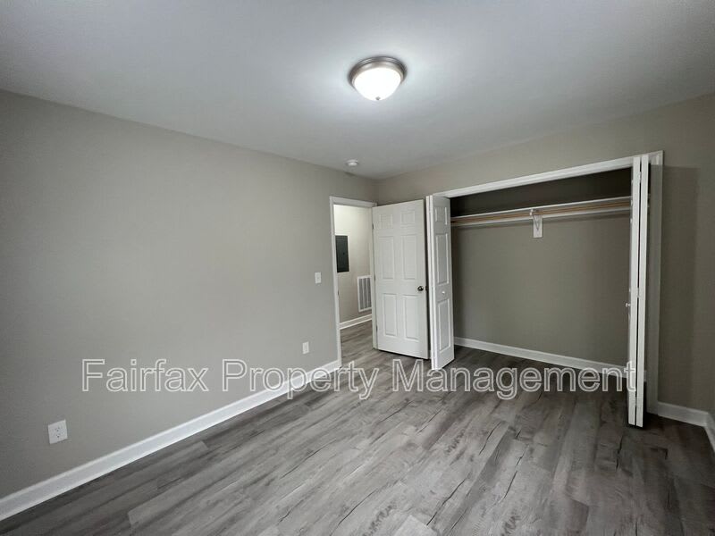 2307 Owen St – photo 5
