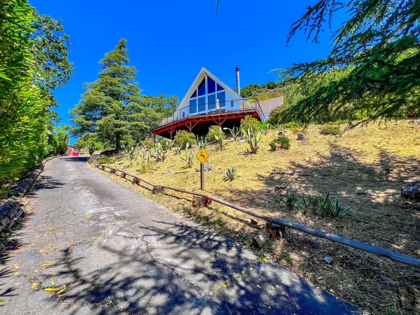 Stunning Alta Heights Hillside Home with Panoramic Views & Expansive Deck – photo 2