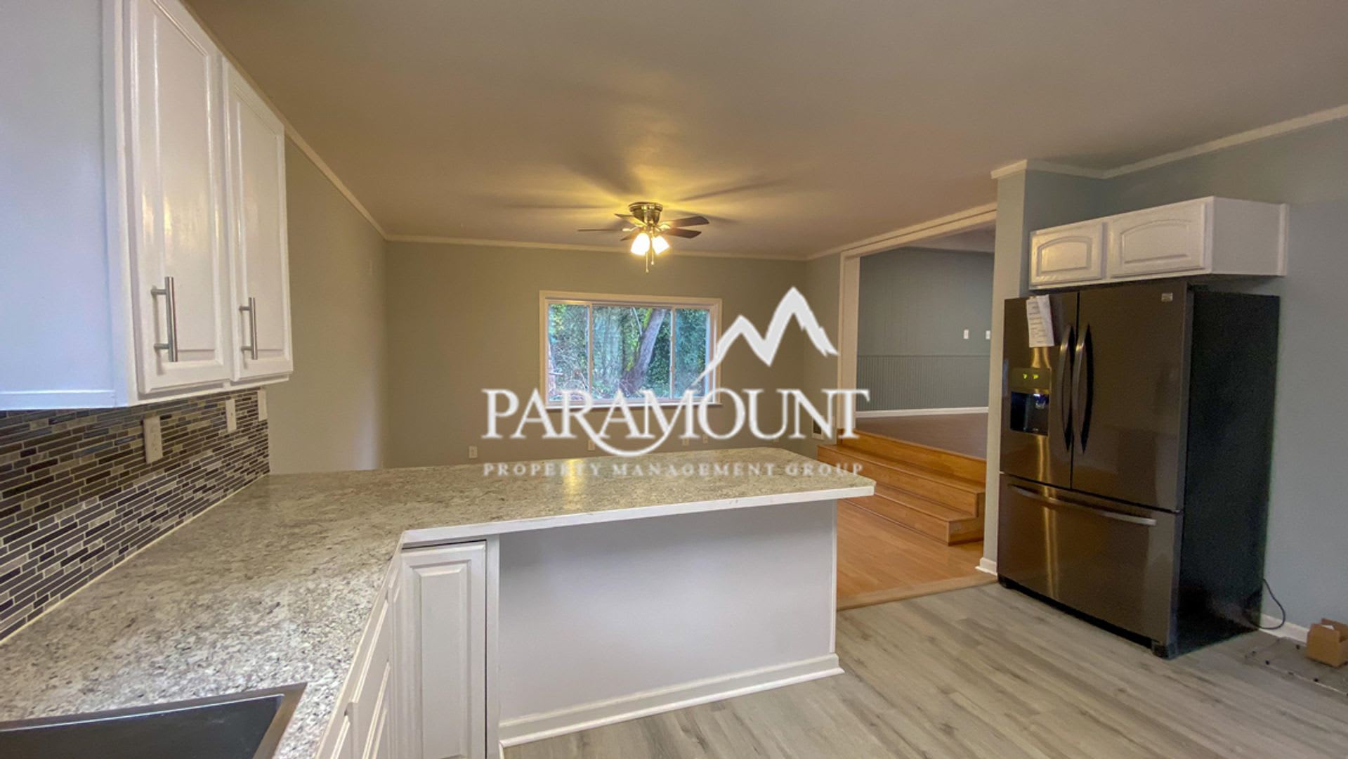 Stunning & Spacious 3 Bedroom! Available 12/24/2026! – photo 4