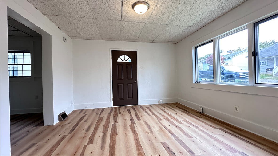 205 University St – photo 4