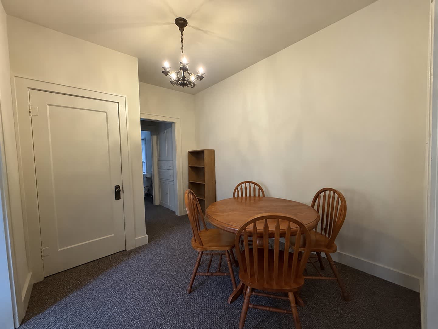 Cute and FURNISHED 1 bedroom, 1 bath duplex AVAILABLE NOW! – photo 3