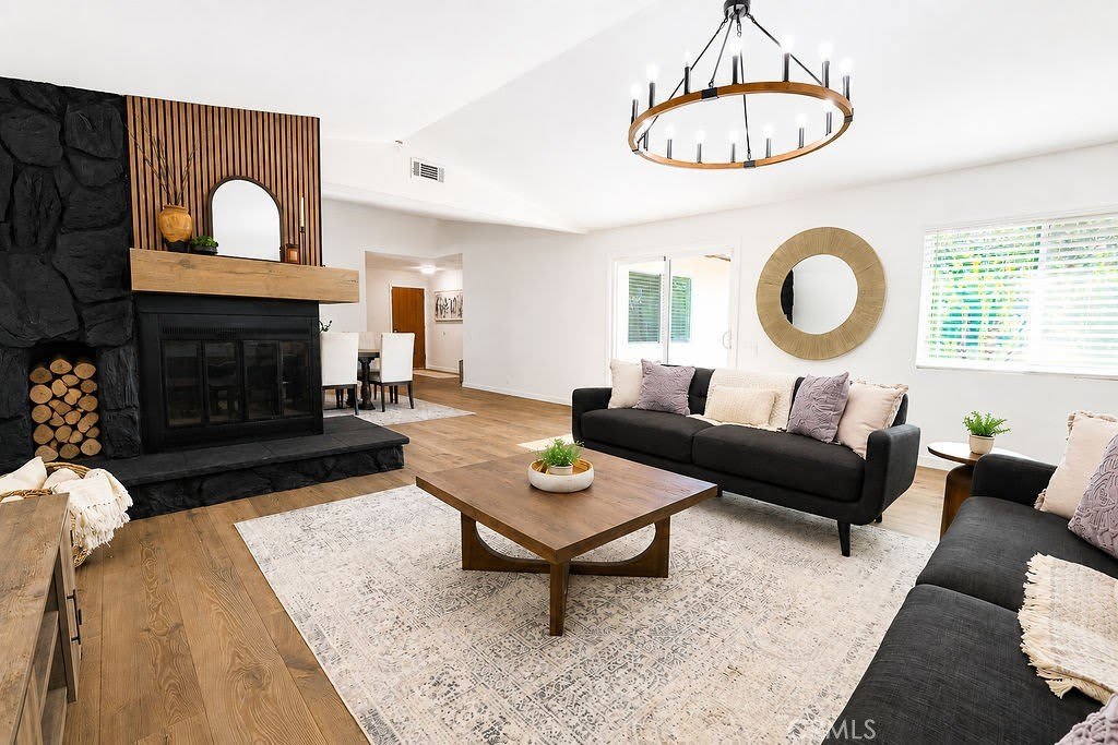 1404 Highridge Street – photo 2