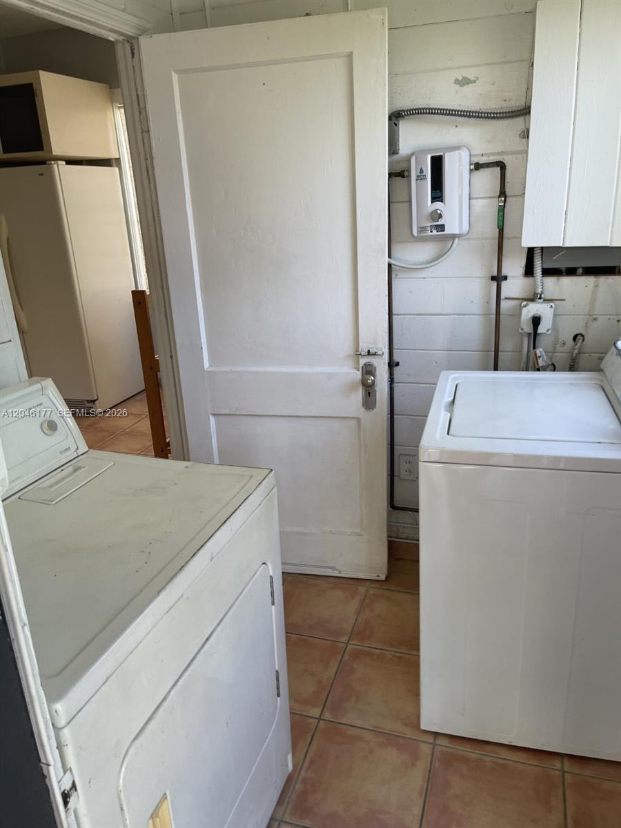 3665 Southwest 15th Street – photo 4