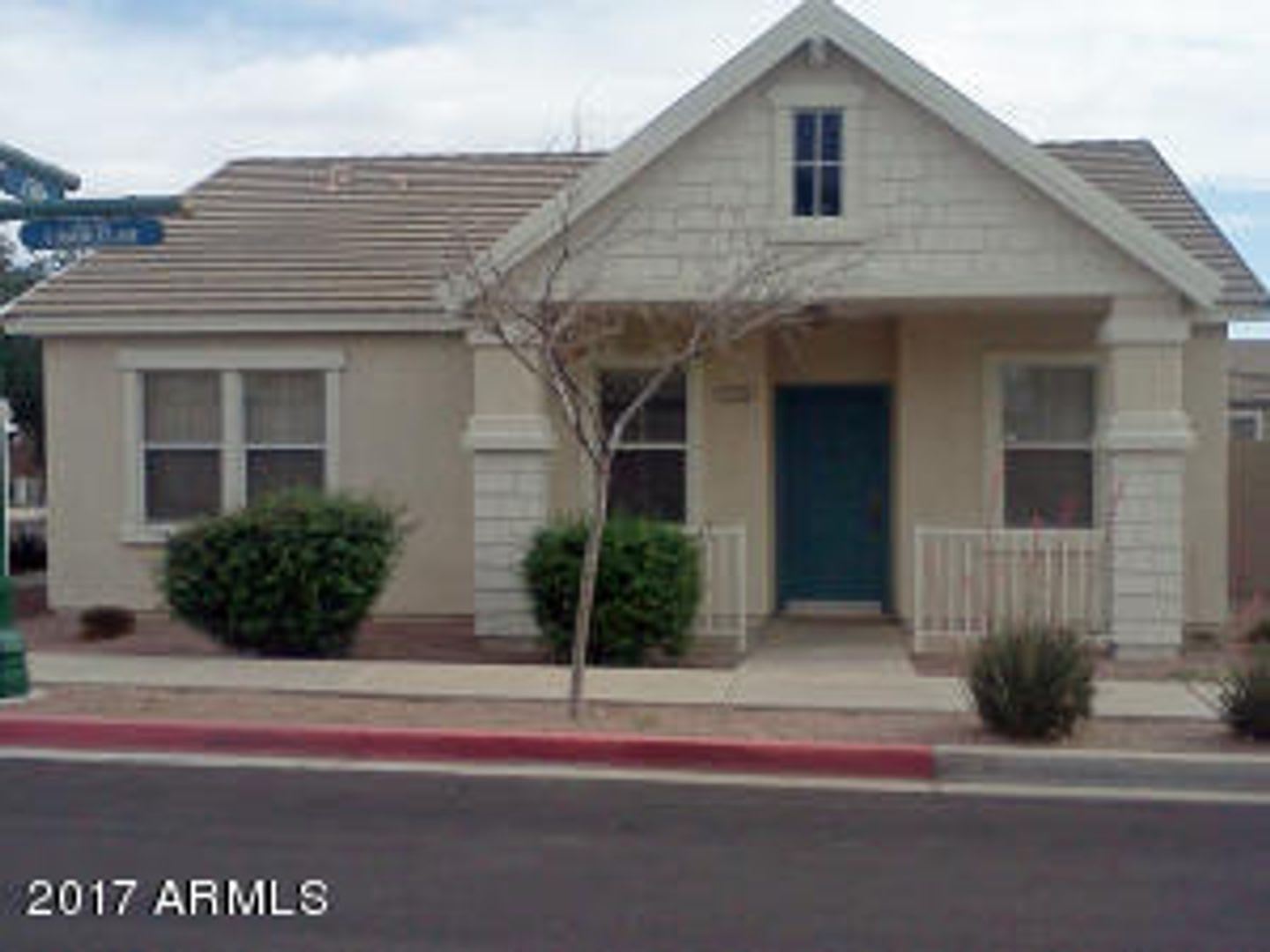 3 Bedroom 2 Bath Home In East Mesa – photo 1