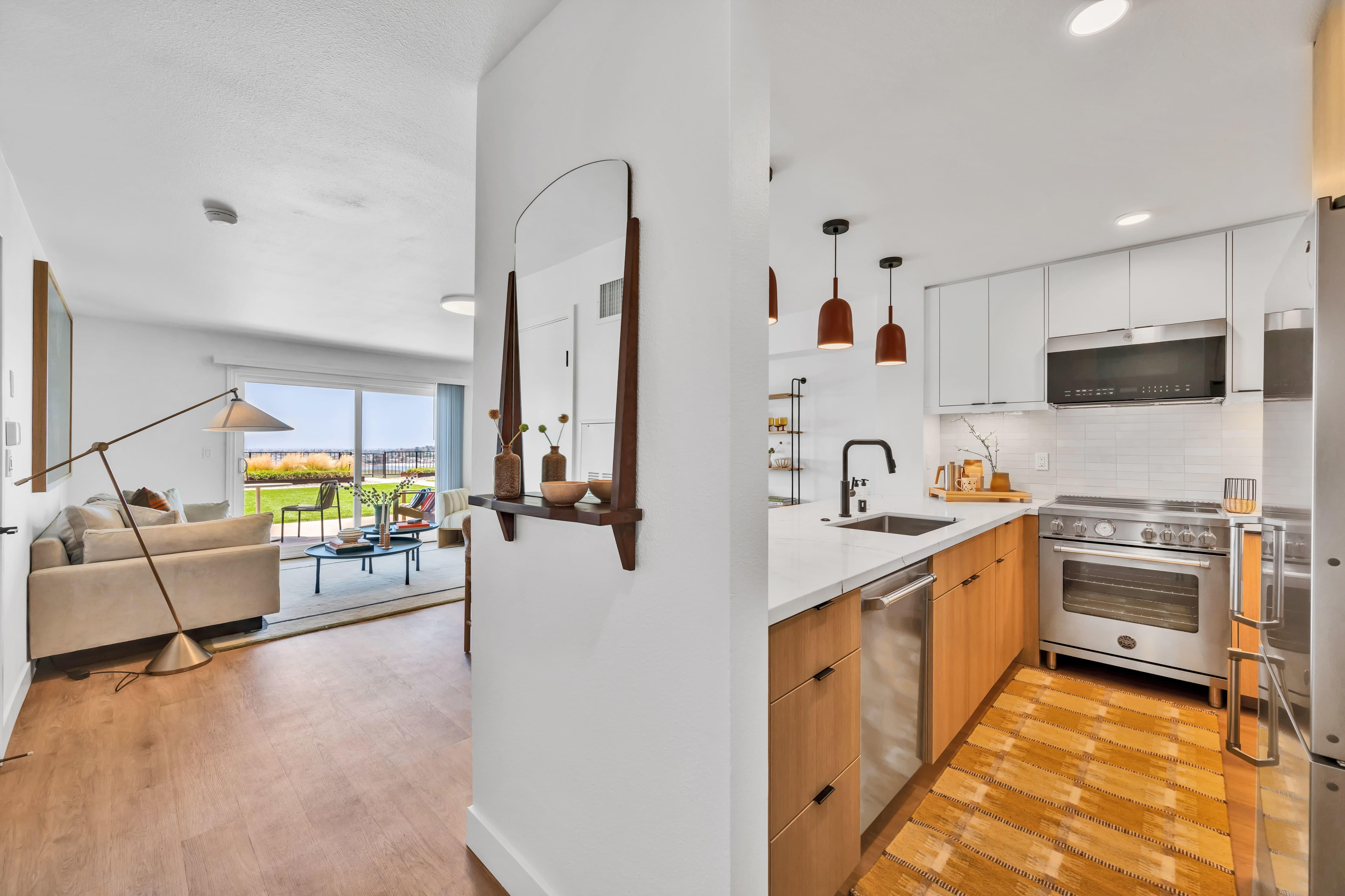 Park Newport Apartments – photo 2