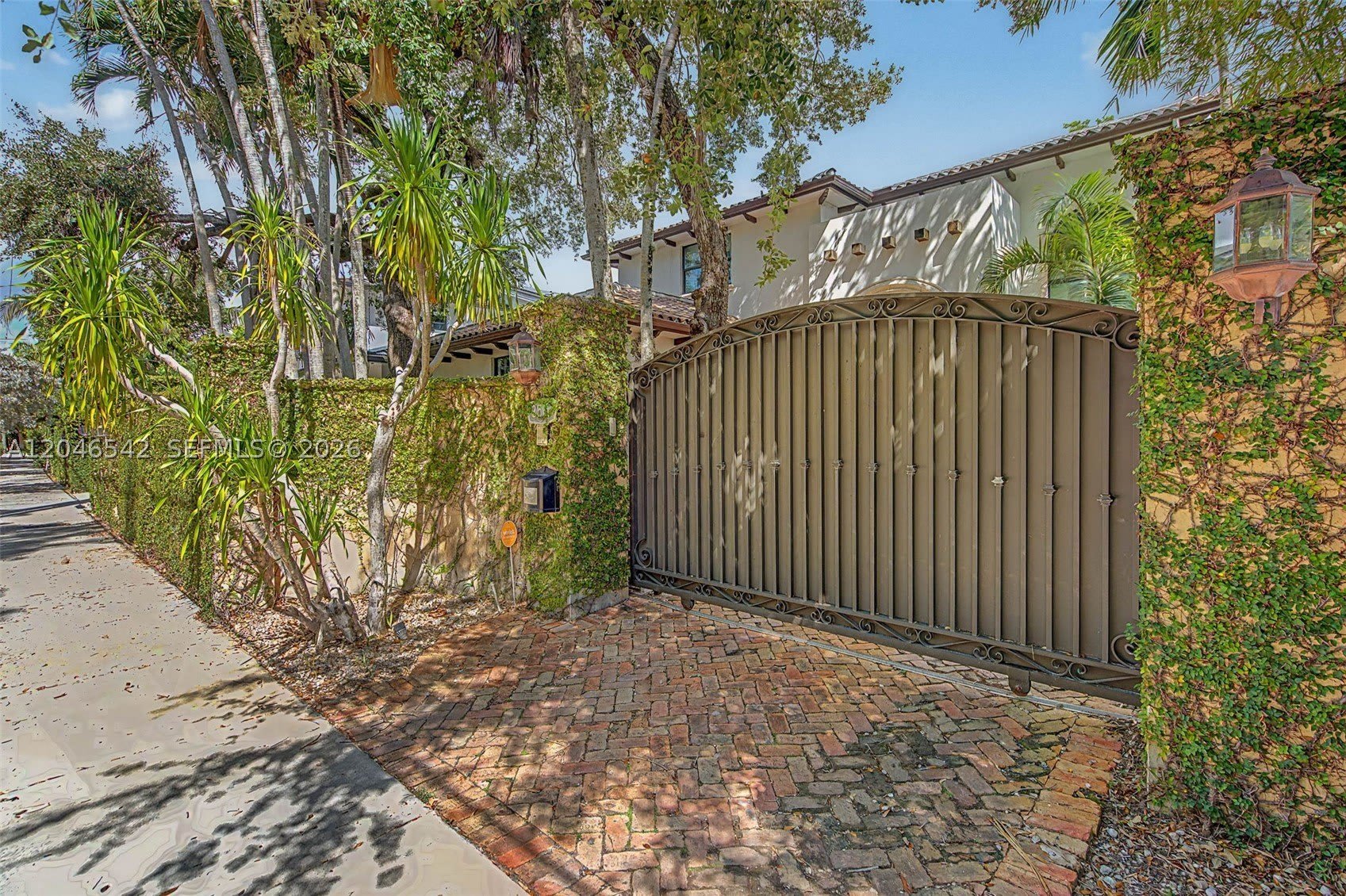 2561 Trapp Ave – photo 2