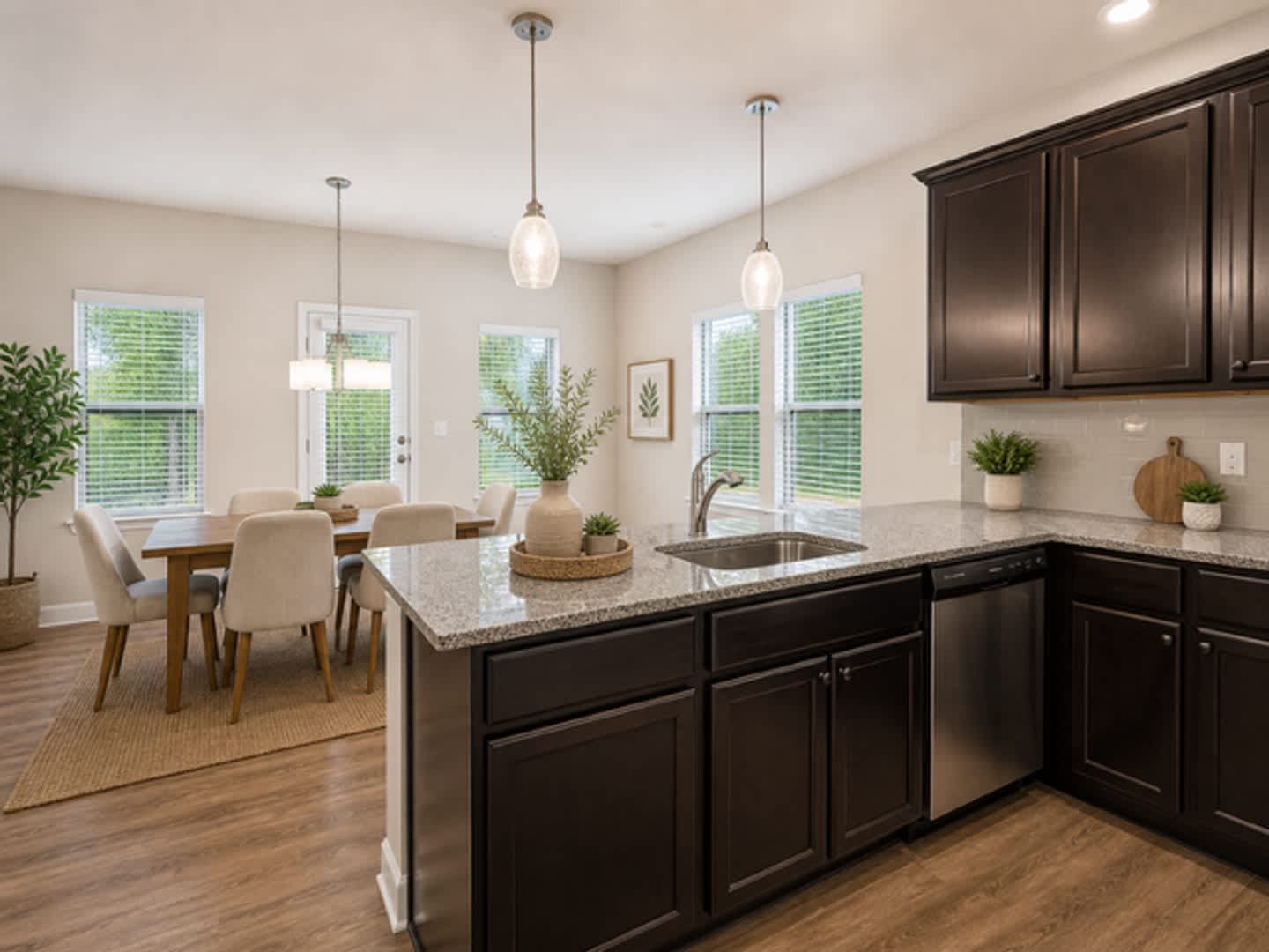 Move-In Special! Luxury Huntersville Home with 1 Month Free – photo 2