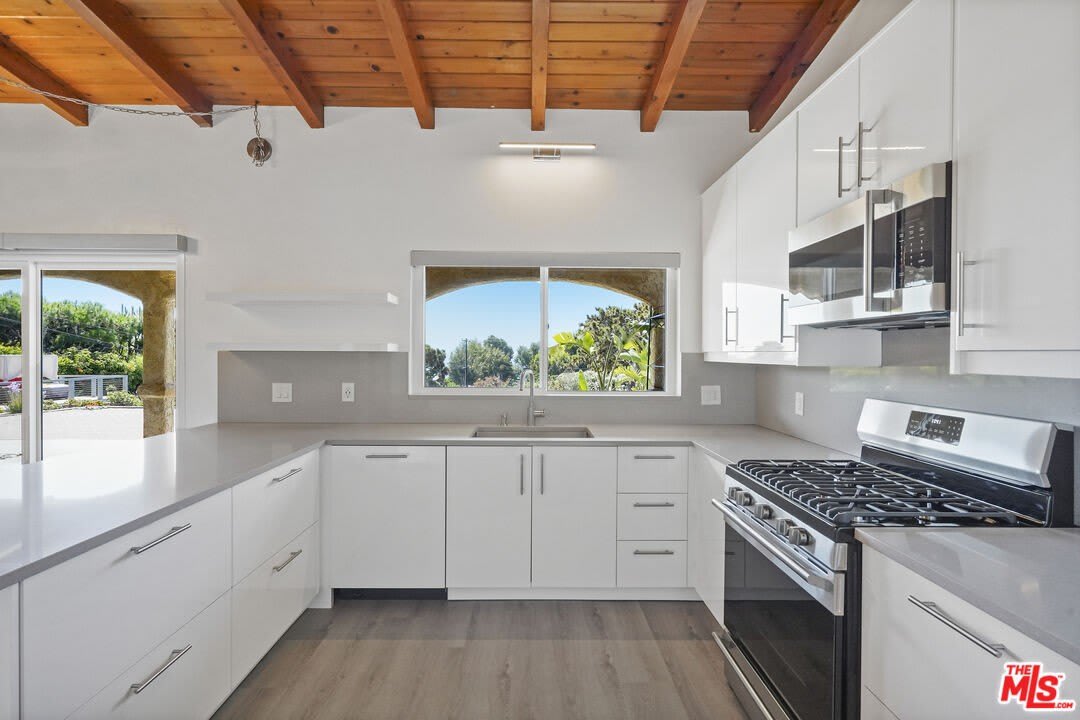 31259 Bailard Rd – photo 2