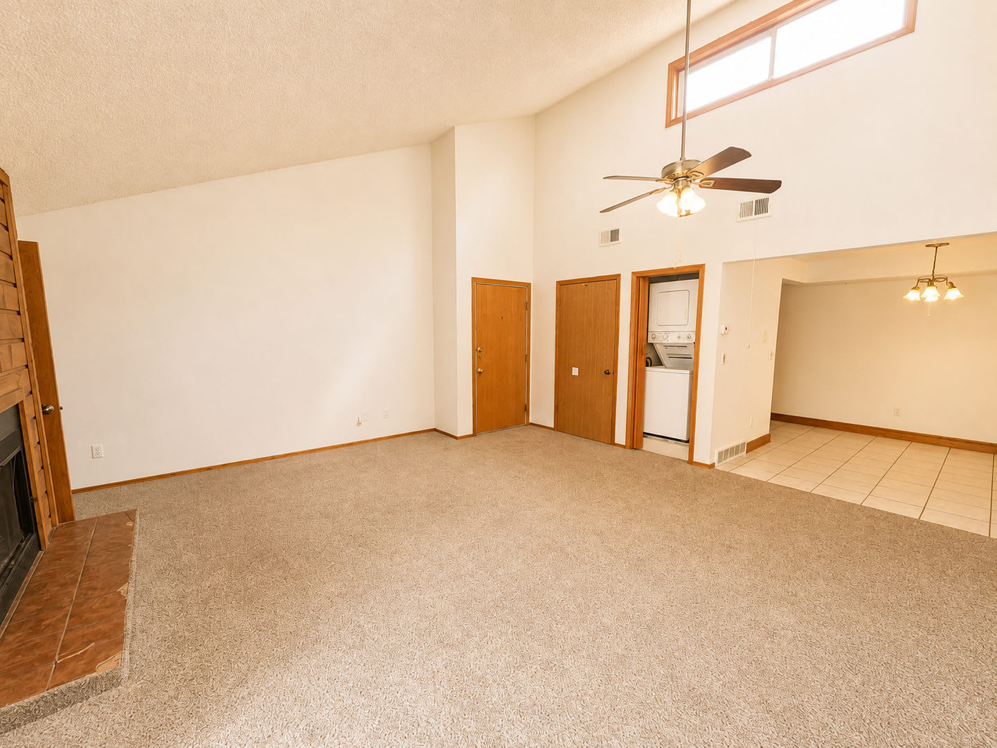 2BR/2BA, vaulted ceilings, pool, parking, W/D included, more! (SC308) – photo 3