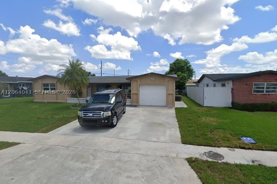 711 SW 64th Pkwy – photo 1
