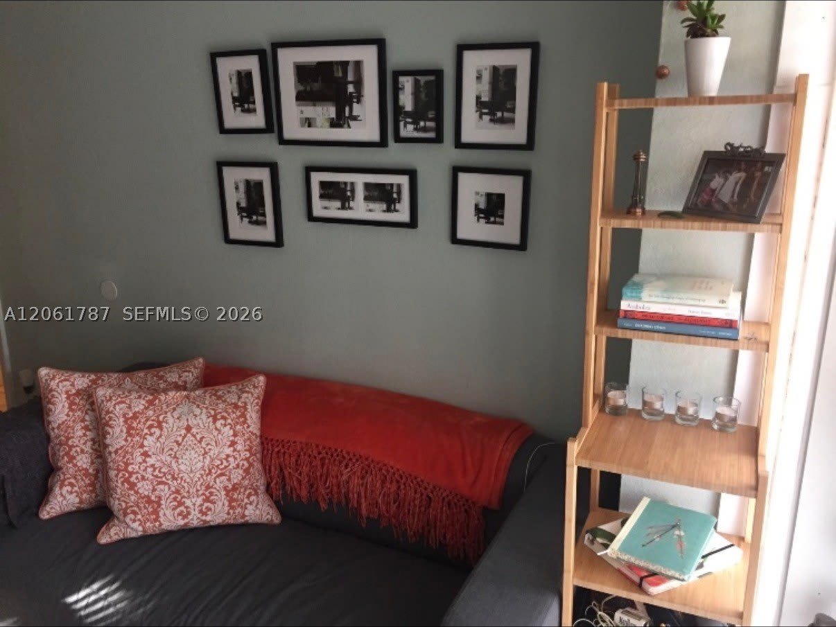 1200 Wallace St – photo 3