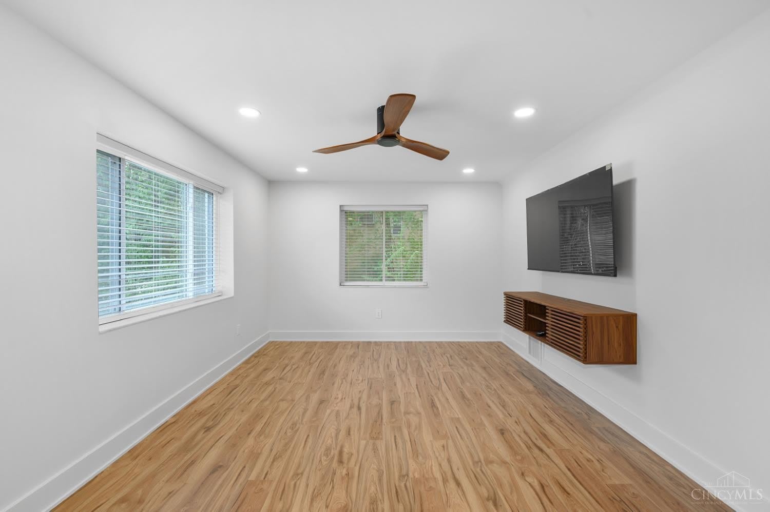 3622 Brotherton Road – photo 2