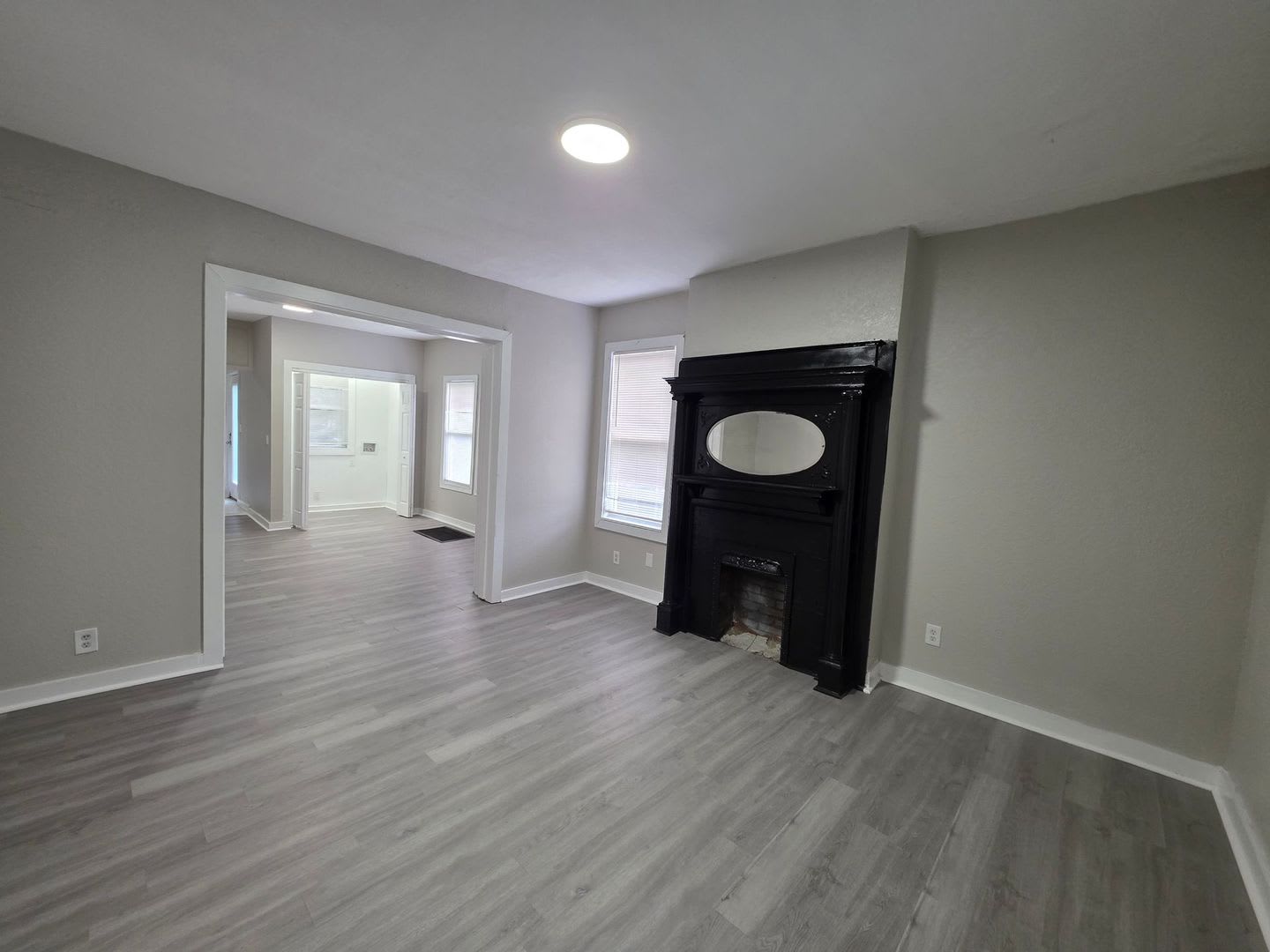 Spacious 6-Bedroom, 4-Bath Home with Plenty of Living Space – photo 3