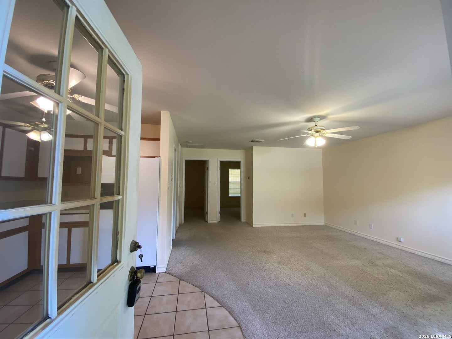 570 BEVERLY LN – photo 4