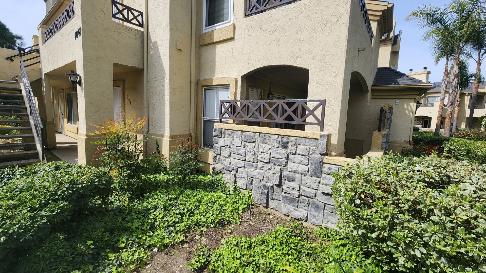 2 Bedroom, 2 Bath Condo in Eastlake Shores – photo 1
