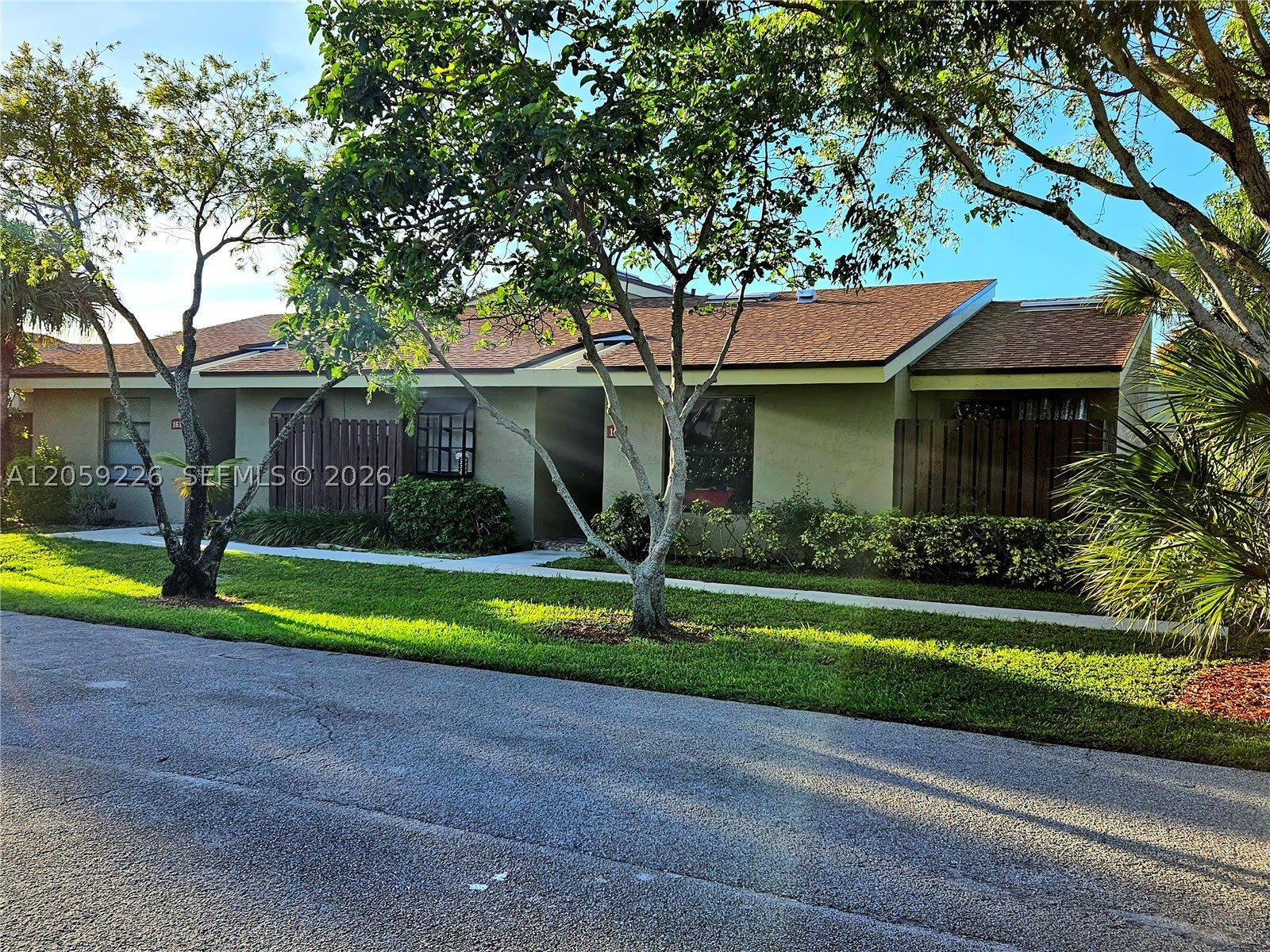 164 Meadows Dr – photo 3