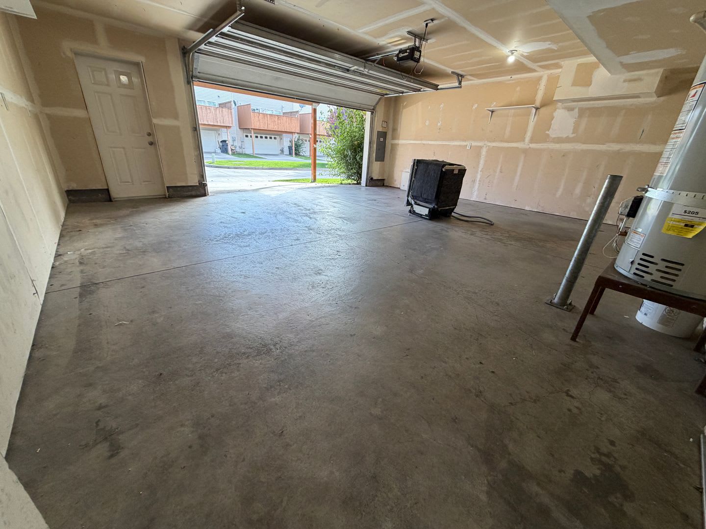 3 bed 3.5 bath Townhome available on Rd 68! – photo 5