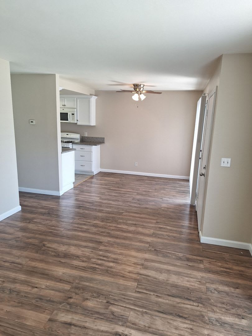 **Move In Special** 2 Bedrooms in the City of Redlands – photo 5