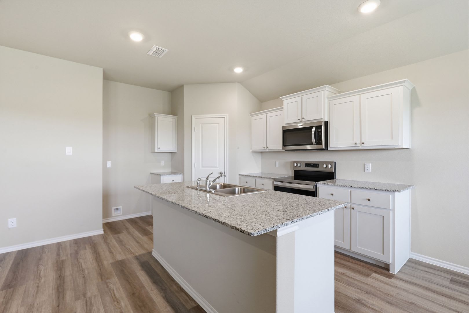 Contemporary in Cleburne! – photo 3