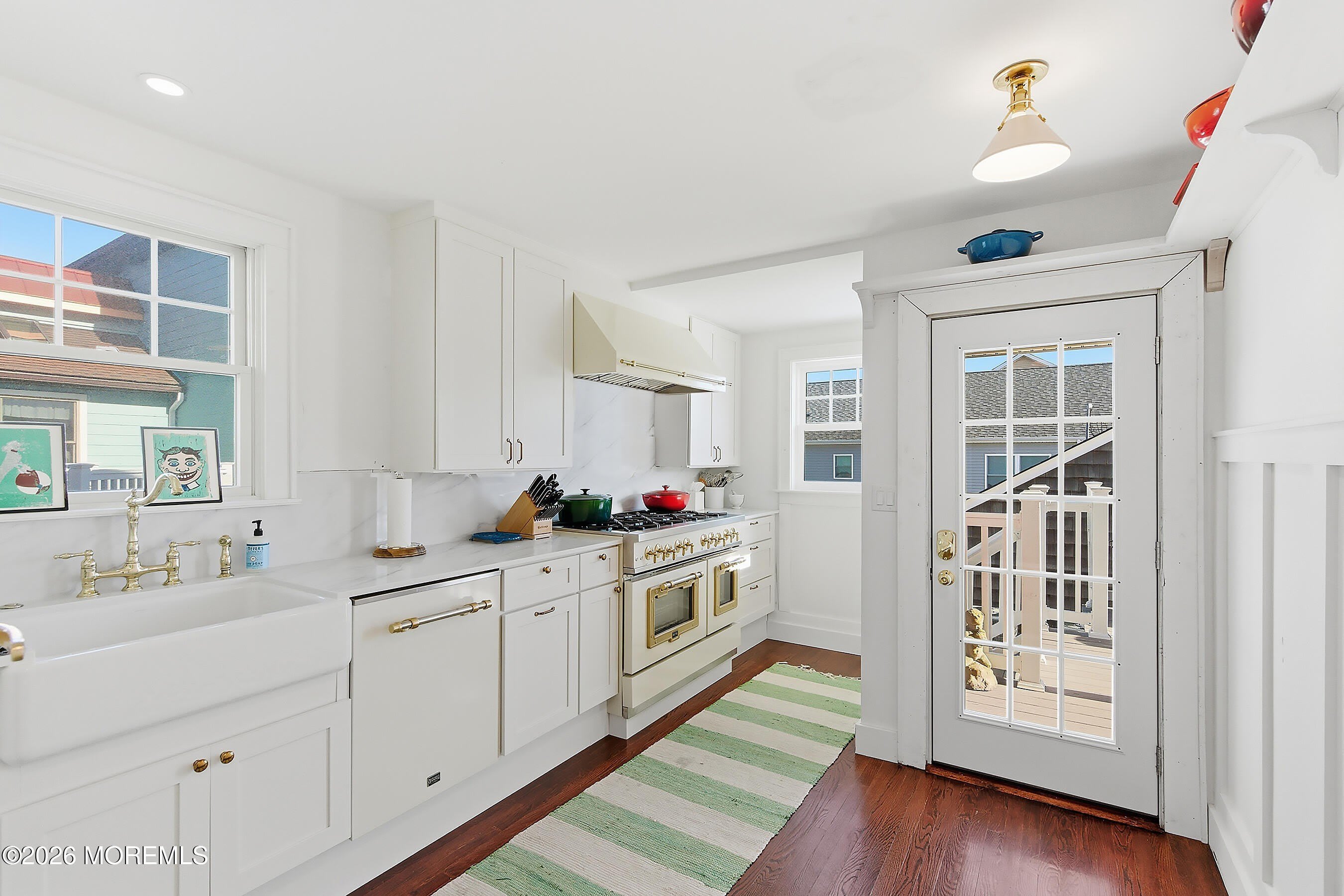 600 N Bayview Avenue – photo 5