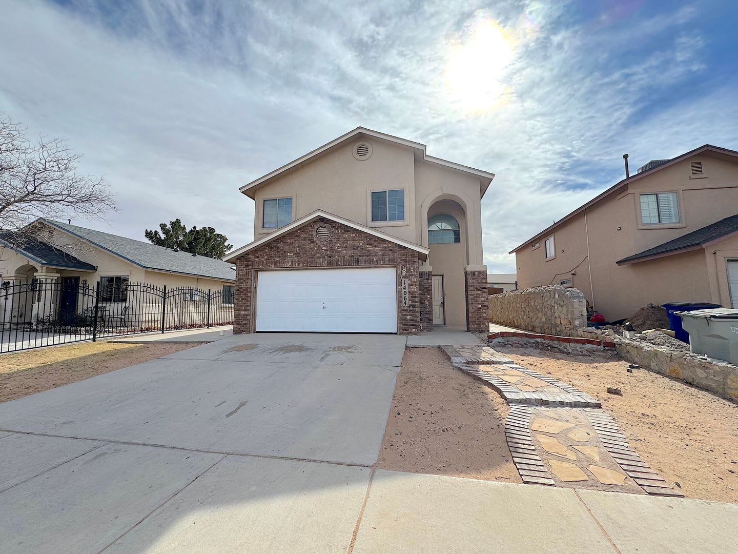 East El Paso 4bed/2.5Bath Refrig A/C w/Loft! – photo 1