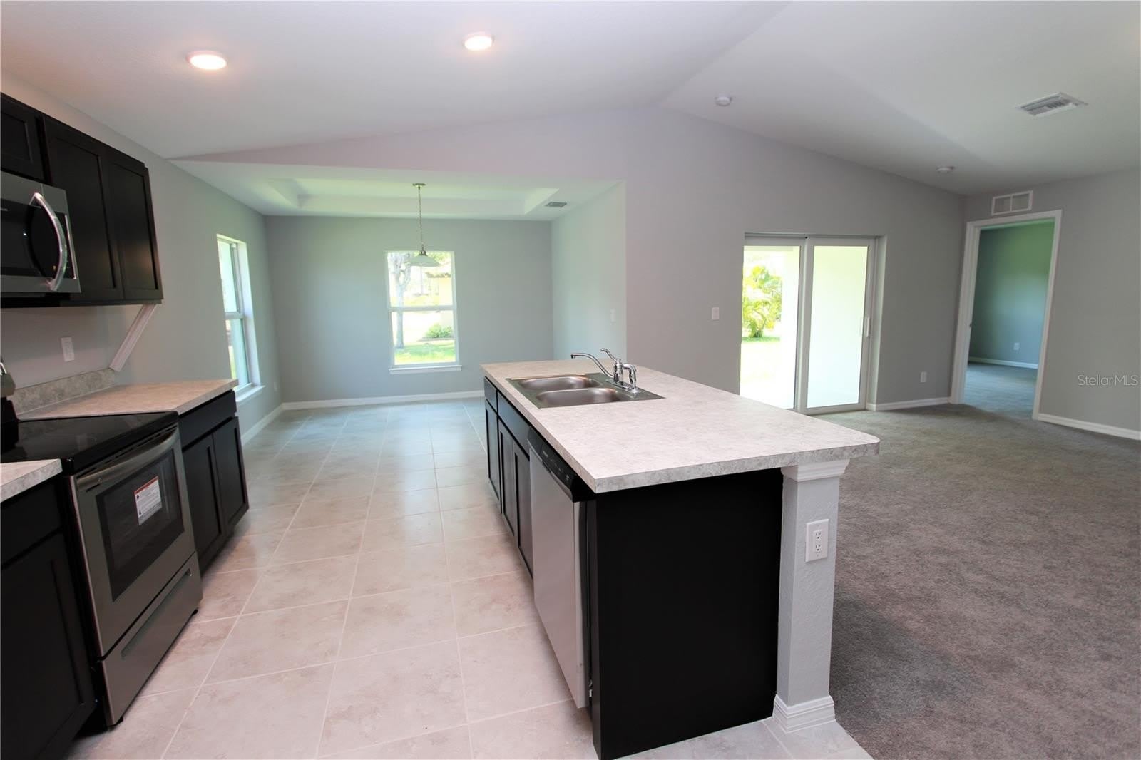 154 AUSTRALIAN Drive – photo 3
