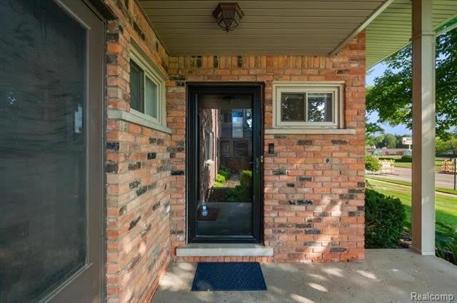 975 N Old Woodward Avenue – photo 3