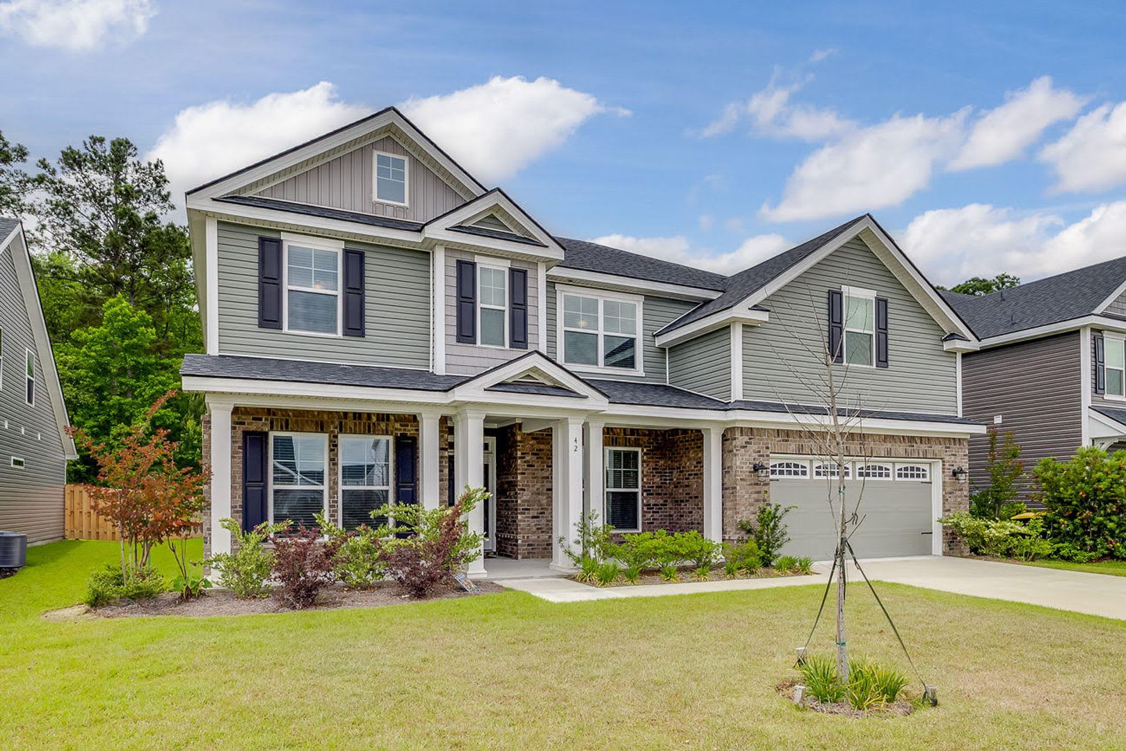 Elegant Savannah Living – 5BR Home with Spacious Primary Suite & Dual Living Spaces – photo 3