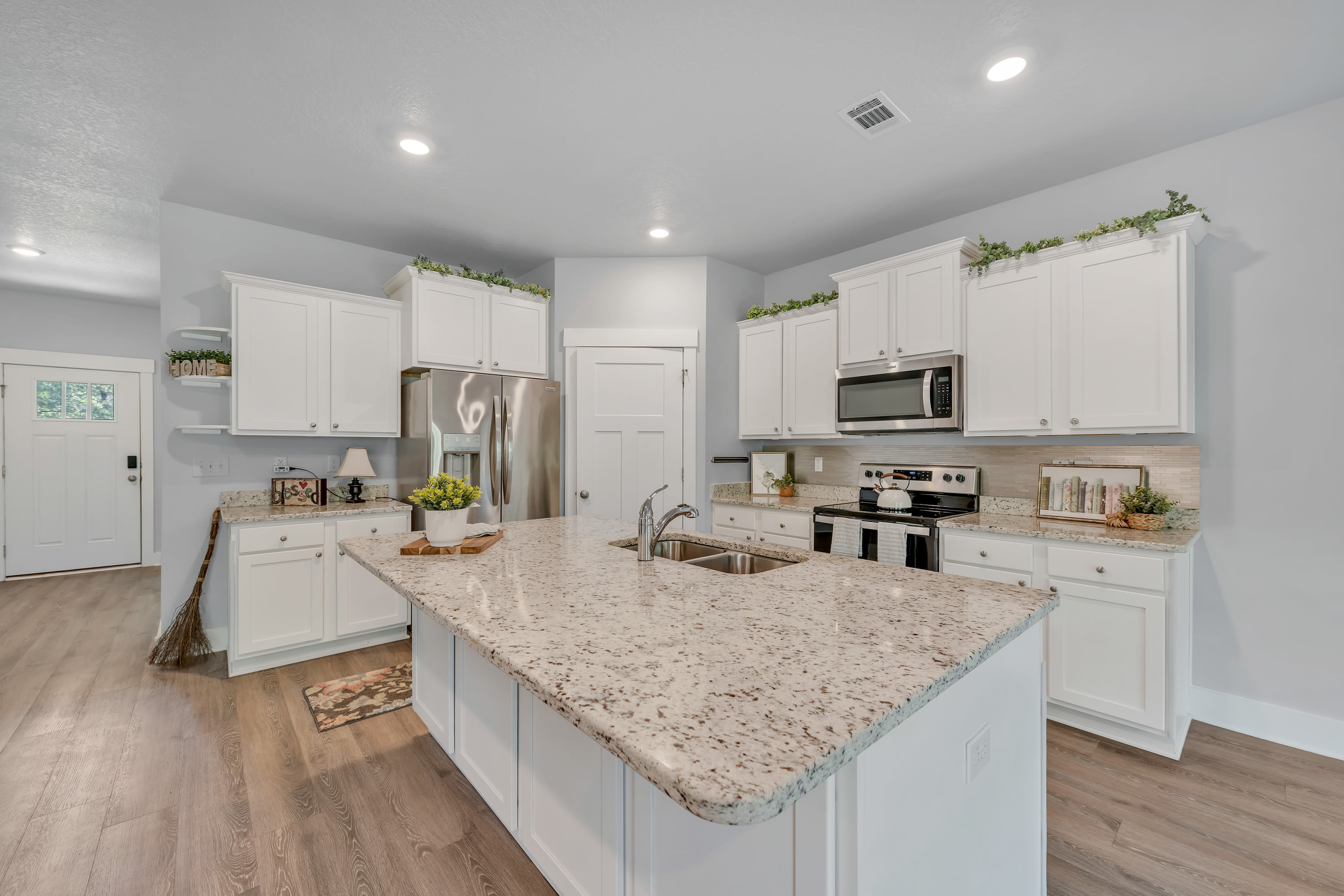 6082 Carina Road – photo 5