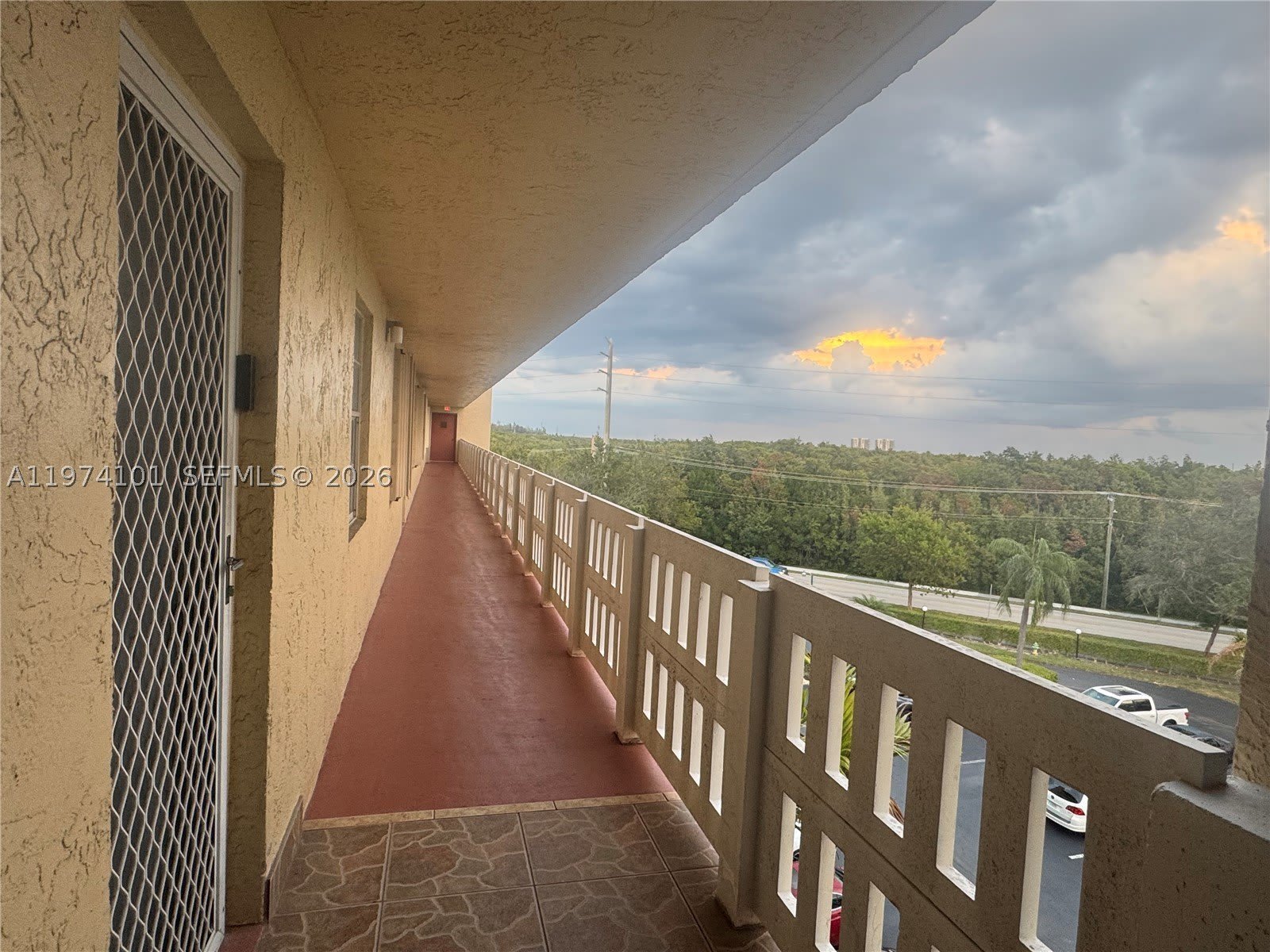 441 SE 3rd St – photo 2
