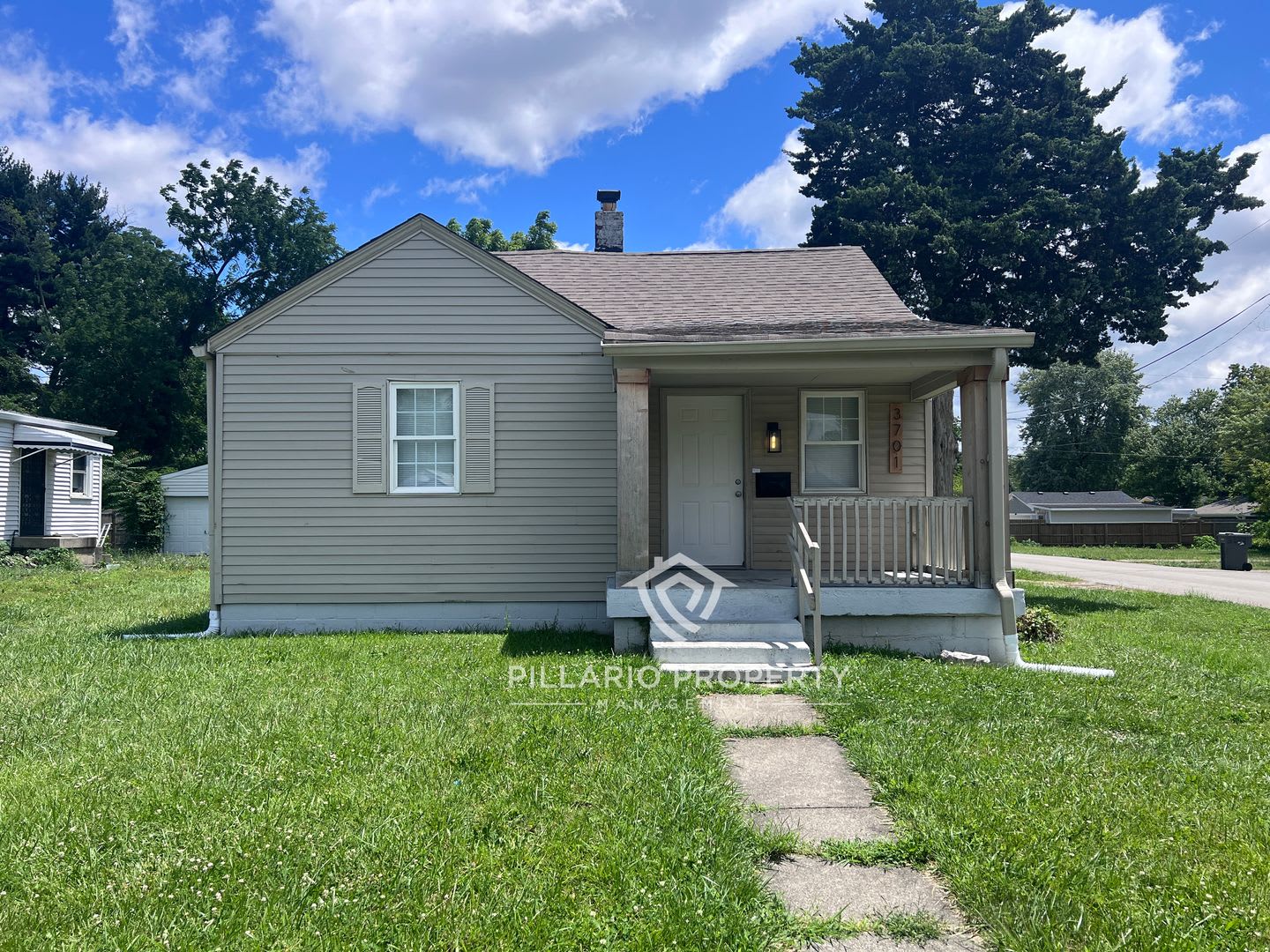 Newly Renovated 4 Bedroom 2 Bathroom Home Available Now – photo 4