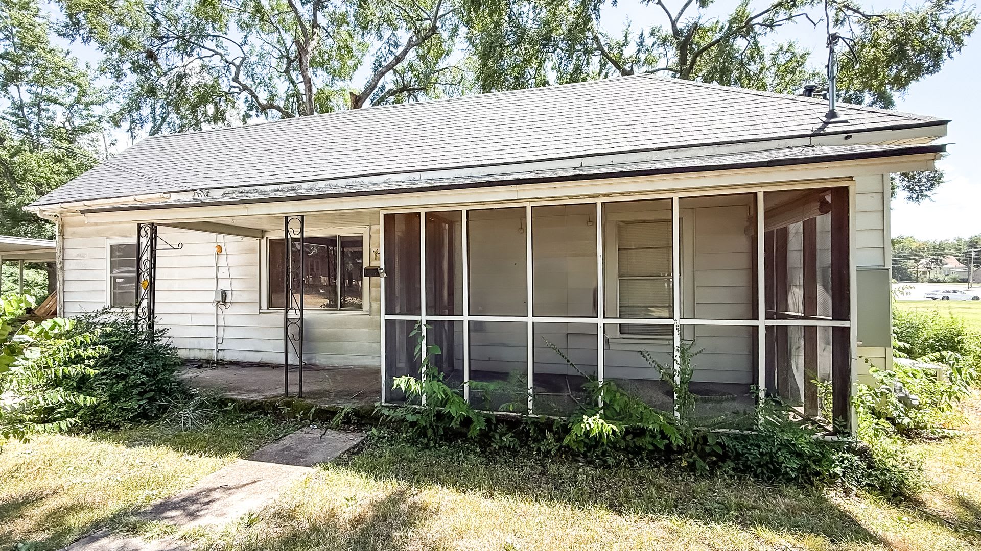 1104 E Main – photo 5